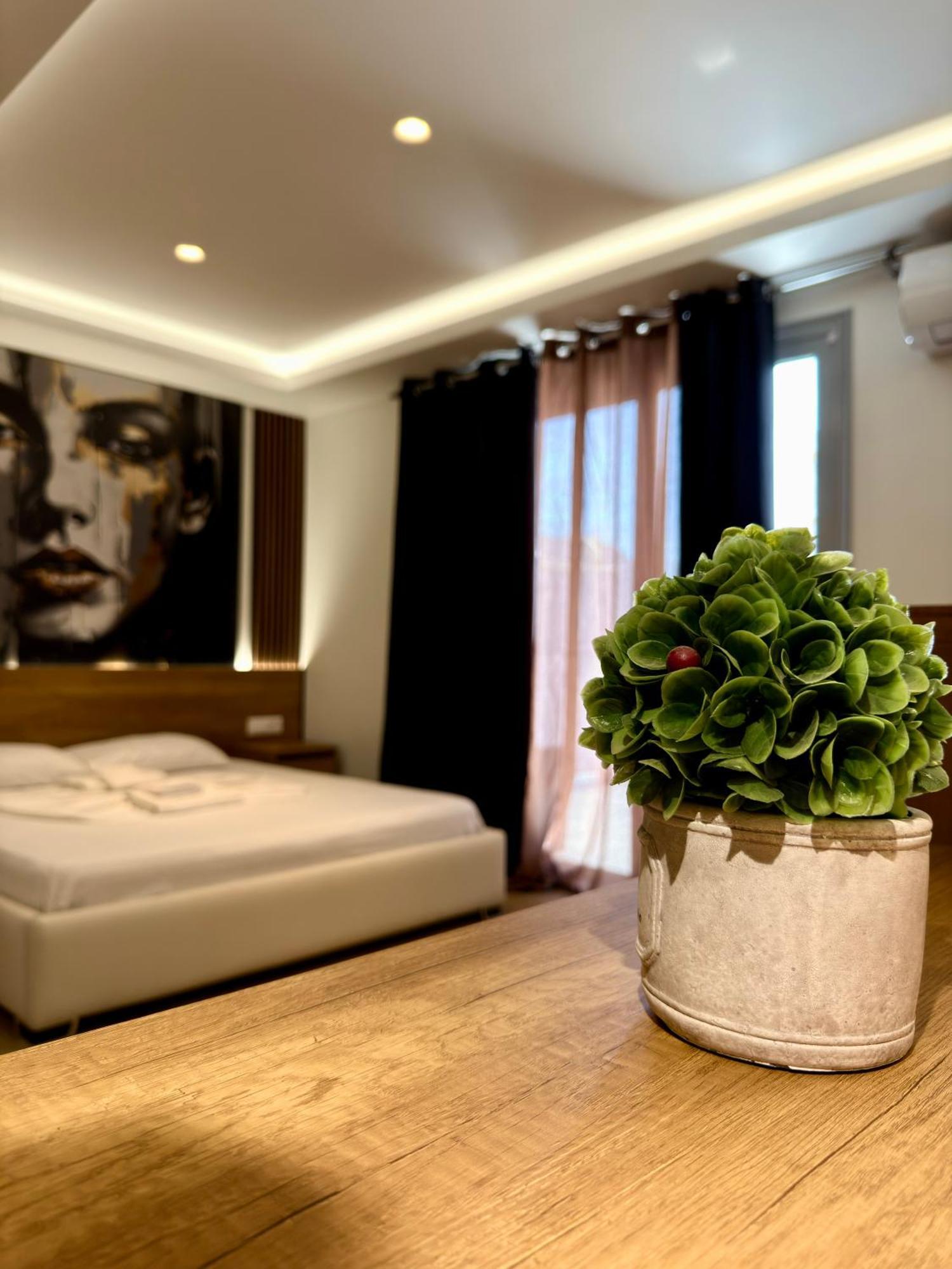 Fori'S Rooms Himare Exteriör bild